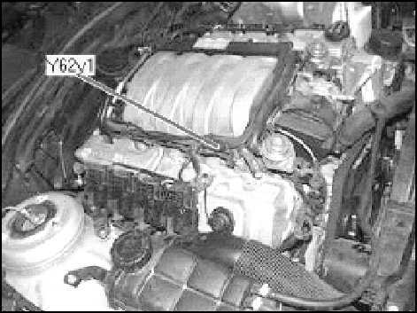  Местоположение основных датчиков бензинового двигателя Mercedes-Benz W220