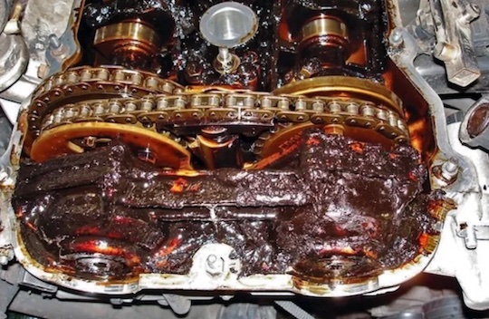 сажа и горелое масло в двигателе
